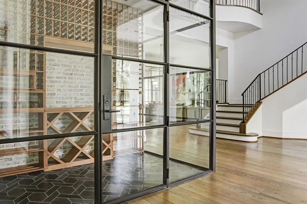 Soluciones innovadoras para puertas Oficina moderna, mamparas separadoras de ambientes 