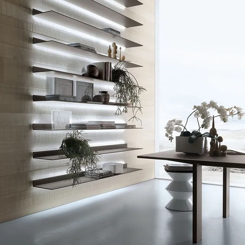de estante de exhibici&oacute;n de aluminio Estantes de montaje en pared LED con luz lineal 