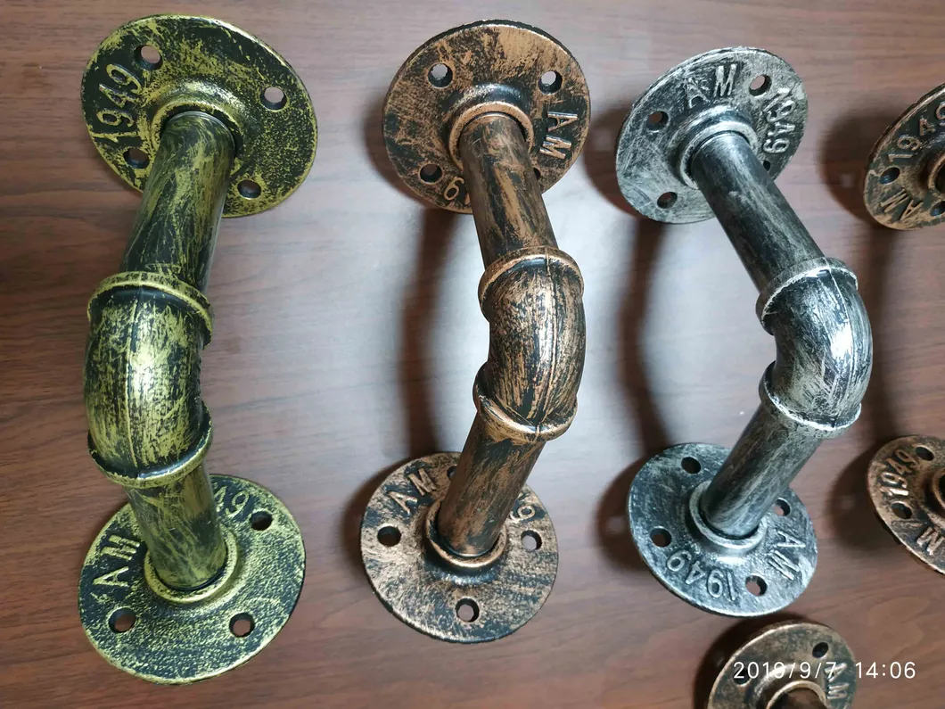 de bronce dorado y hierro macizo Colgadores y soportes para estanter&iacute;as de tuber&iacute;as de bronce dorado y hierro macizo Colgadores y soportes para estanter&iacute;as de tuber&iacute;as de bronce 